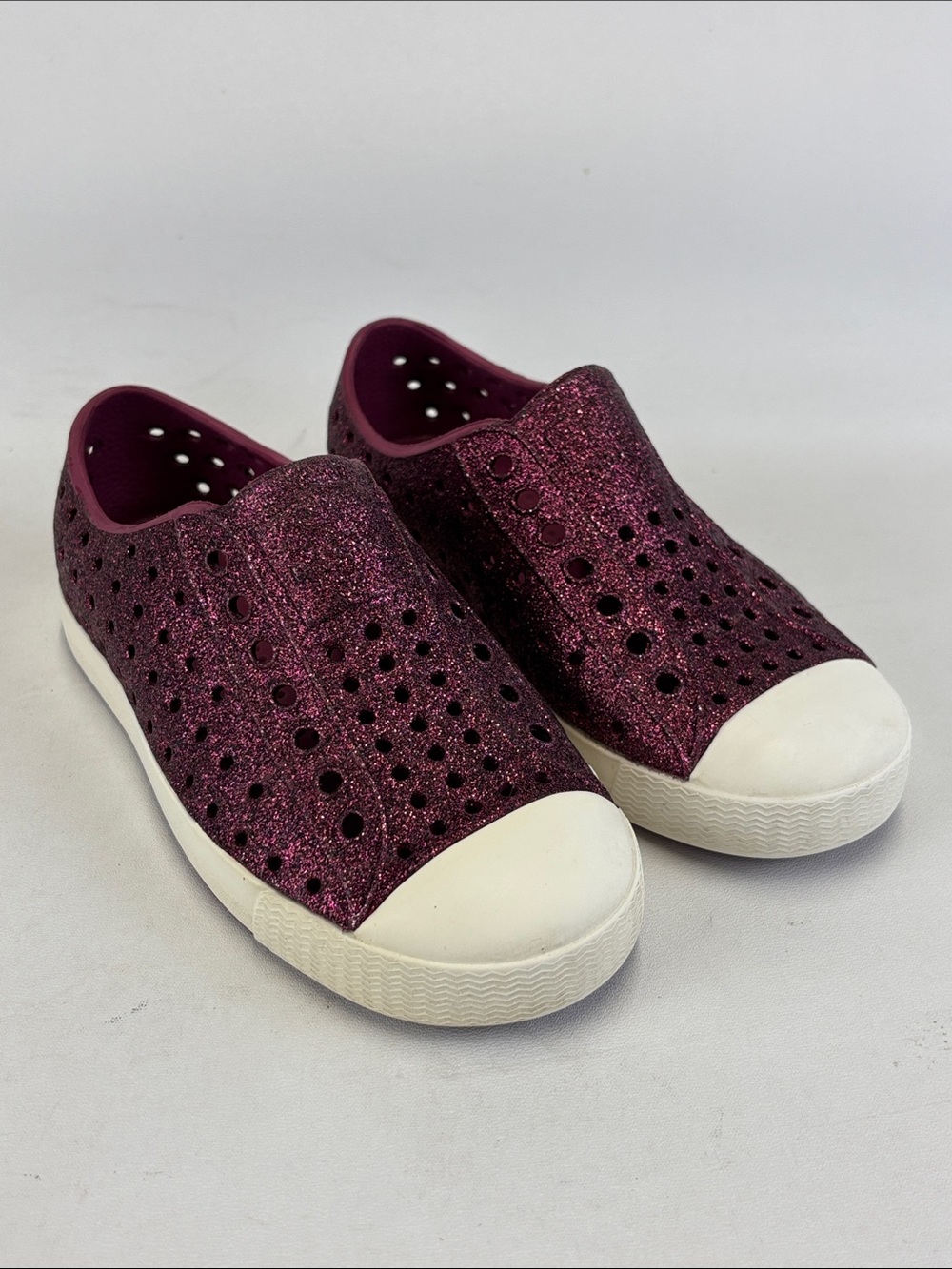 NATIVE Jefferson Purple Glitter Sneaker SlipOn Water Shoe Size C10